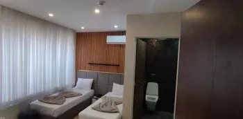 هتل ستاره زرین قم - اتاق 2 تخته (2تخت 1نفره)