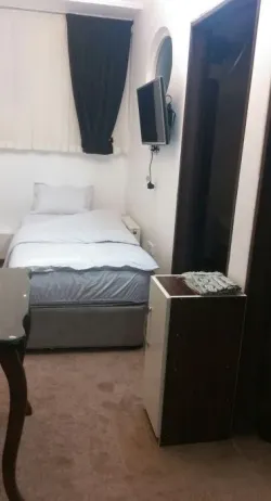 خانه مسافر سپیدار قم - اتاق 1 تخته (1 تخت 1 نفره)