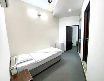 خانه مسافر سپیدار قم - اتاق 1 تخته (1 تخت 1 نفره)