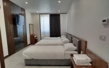 هتل یلدا قم - اتاق 4 تخته (2 تخت 1 نفره 1 تخت 2 نفره)