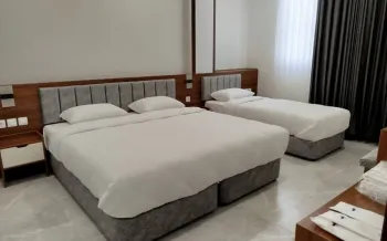 هتل یلدا قم - اتاق 3 تخته (1 تخت 2 نفره 1 تخت 1 نفره)