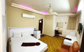 هتل ایرانا قم - اتاق 3 تخته (1 تخت 1 نفره 1 تخت 2 نفره)