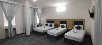 هتل آراسته قم - اتاق 4 تخته (1 تخت 2 نفره 2 تخت 1 نفره)