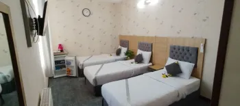 هتل آراسته قم - اتاق 3 تخته (3 تخت 1 نفره)