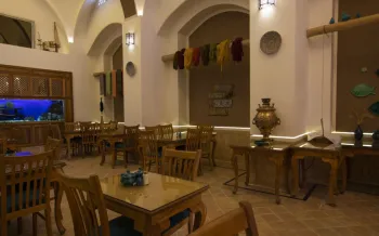 اقامتگاه سنتی باباافضل کاشان - رستوران