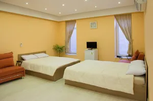 هتل خانه رز کاشان - اتاق 4 تخته (2 تخت 2 نفره)