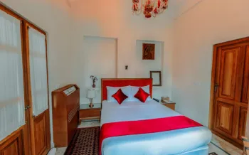 اقامتگاه سنتی عمارت ماندگار کاشان - اتاق 2 تخته (1 تخت 2 نفره)