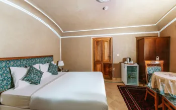 اقامتگاه سنتی عمارت ماندگار کاشان - اتاق 2 تخته (1 تخت 2 تخته)