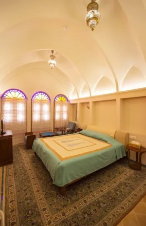 اقامتگاه سنتی خانه عامری ها کاشان - اتاق 2 تخته (1 تخت 2 نفره)