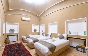 اقامتگاه سنتی بوتیک سرای قجر کاشان -  اتاق 3 تخته (3 تخت 1نفره) اتاق 3 تخته (3 تخت 1نفره)