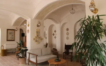 اقامتگاه سنتی عمارت بالابان کاشان - نمای محوطه 