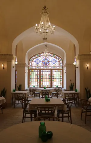 اقامتگاه سنتی عمارت بالابان کاشان - نمای محوطه 