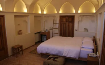اقامتگاه سنتی عمارت بالابان کاشان - اتاق 2 تخته (1 تخت 2 نفره)
