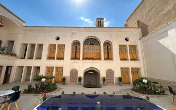 اقامتگاه سنتی خانه صبا کاشان - نمای محوطه