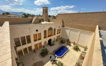 اقامتگاه سنتی خانه صبا کاشان - نمای محوطه