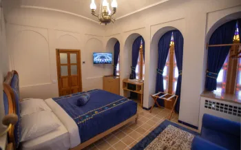 اقامتگاه سنتی عمارت آقاحسینی کاشان - اتاق 2 تخته (1 تخت 2 نفره)