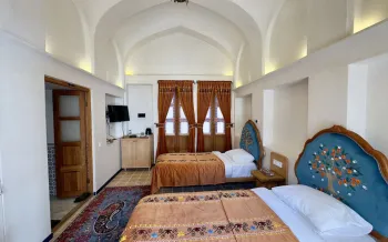 اقامتگاه سنتی عمارت آقاحسینی کاشان - اتاق 2 تخته (2 تخت 1 نفره)