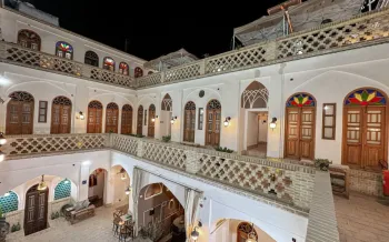 اقامتگاه سنتی سرای سهراب کاشان - نمای محوطه
