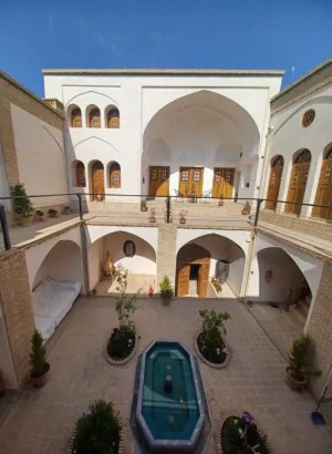 اقامتگاه سنتی جهان آرائی کاشان - نمای محوطه 