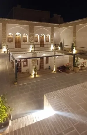 اقامتگاه سنتی جهان آرائی کاشان - نمای محوطه 