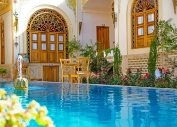 اقامتگاه سنتی یاسمین راهب کاشان - نمای محوطه