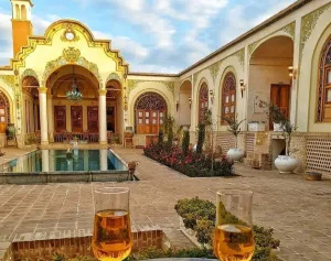 اقامتگاه سنتی یاسمین راهب کاشان - نمای محوطه