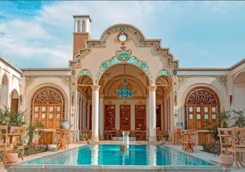 اقامتگاه سنتی یاسمین راهب کاشان - نمای محوطه