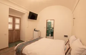 اقامتگاه سنتی عمارت محمودیه کاشان - اتاق 2 تخته (1 تخت 2 نفره)