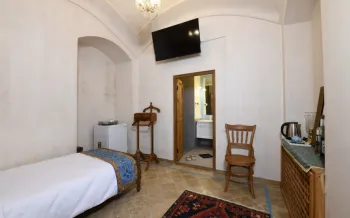 اقامتگاه سنتی عمارت محمودیه کاشان - اتاق 1 تخته (1 تخت 1 نفره)