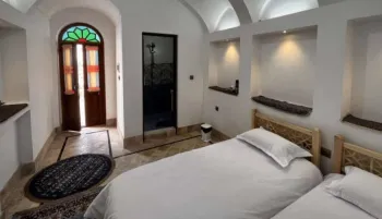 اقامتگاه سنتی شاه نشین کاشان - اتاق 2 تخته (2 تخت 1 نفره)