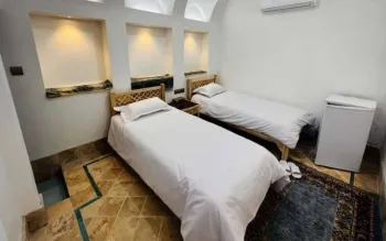 اقامتگاه سنتی شاه نشین کاشان - اتاق 2 تخته (2 تخت 1 نفره)