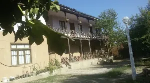 اقامتگاه بومگردی چشمه سعدی گرگان - نمای محوطه