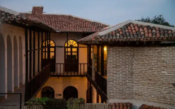 هتل بوتیک هفت پیکر گرگان - نمای محوطه