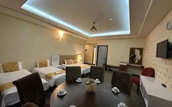 هتل آسمان شهر ساری - اتاق 4 تخته (2 تخت 1 نفره 1 تخت 2 نفره)