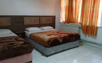 مجتمع اقامتی جهانگردی چالوس - اتاق 3 تخته (1 تخت 2 نفره 1 تخت 1 نفره)
