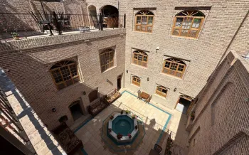 اقامتگاه سنتی خانه یار قزوین - نمای محوطه