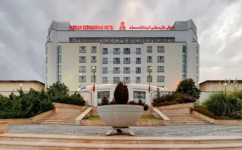 هتل پارسیان کرمانشاه - نمای بیرونی 