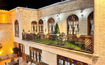 هتل بوتیک سنتی کرمانشاه - نمای محوطه 