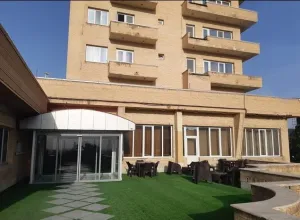 هتل تورال تبریز	- نمای بیرونی 