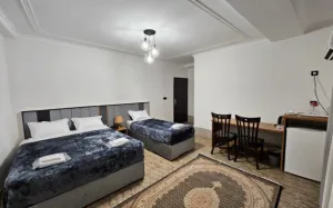 هتل آپارتمان پارس بندر عباس - اتاق 3 تخته (1 تخت 2 نفره و 1 تخت 1 نفره)