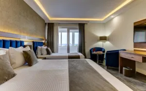 هتل سفیدکنار بندر انزلی - اتاق 3 تخته (1 تخت 2 نفره 1 تخت 1 نفره)