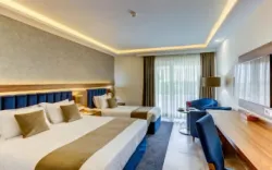 هتل سفیدکنار بندر انزلی - اتاق 3 تخته (1 تخت 2 نفره 1 تخت 1 نفره)