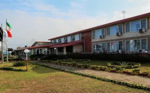 هتل جهانگردی بندر انزلی - نمای بیرونی 