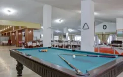 هتل جهانگردی بندر انزلی - میز بیلیارد