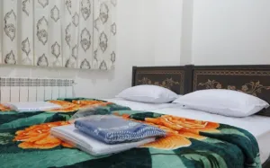 خانه مسافر فانوس کرمان - اتاق 2 تخته (2 تخت 1 نفره)