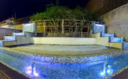 هتل هزار کرمان - نمای محوطه 