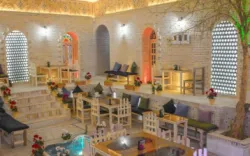 اقامتگاه سنتی شهباز کرمان - نمای محوطه 