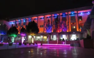 هتل جهانگردی کرمان - نمای بیرونی 