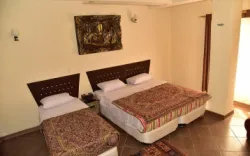  هتل پلاس بوشهر - اتاق 3 تخته (1 تخت 2 نفره 1 تخت 1 نفره)