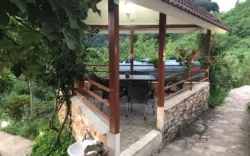 هتل آپارتمان امپراطور چلک لاهیجان - نمای محوطه 